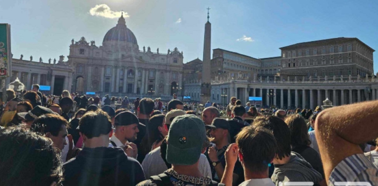 Робърт Франсис Превост от САЩ става папа Той е приел