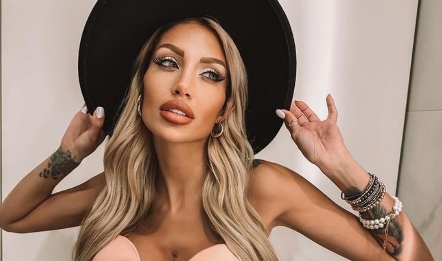 Никой не знае какво работи мъжът на Джулиана Гани след