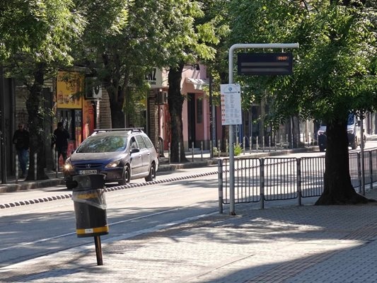 Протестът на работещите в наземния градски транспорт в София под