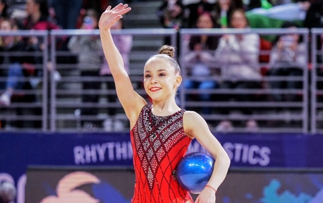 Стилияна Николова спечели общо три златни медала във втория ден на