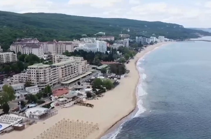 Въпреки че за това лято българският лев все още остава