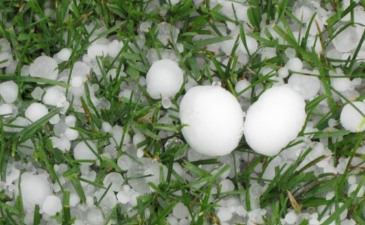 Изпълнителната агенция Борба с градушките обяви че е в пълна готовност