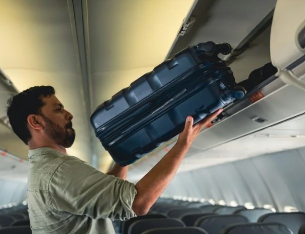 В Европа проблемът с ръчния багаж по нискотарифните полети се