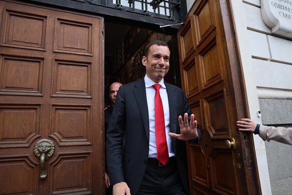 Празненствата в София остават а дъждът се очаква да спре