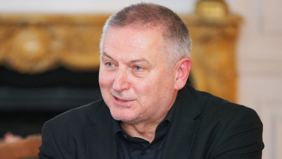 Това каза пред БНР писателят Георги Господинов По думите му