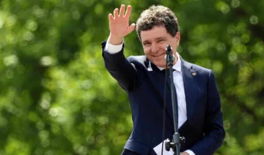 Центристът Никушор Дан който спечели президентските избори в Румъния положи