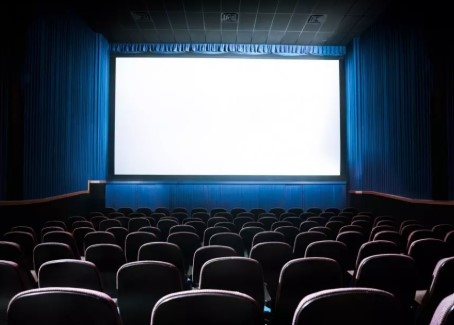 Тенденцията е че в края на годината излизат филми които