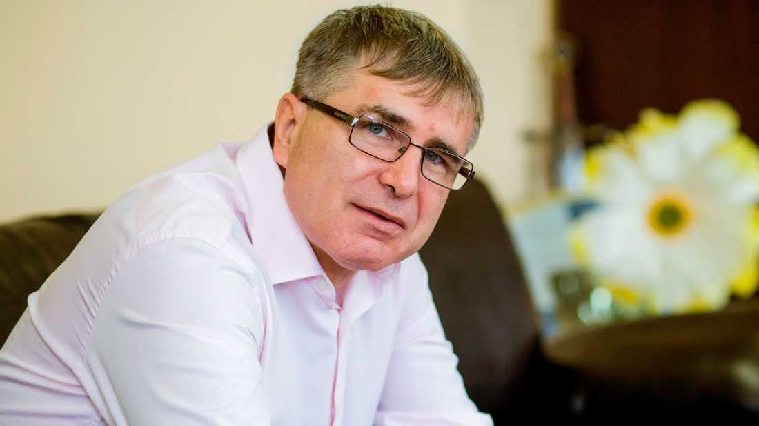 Нерегламентирани финансови стимули за държавни служители шестцифрени заеми за политици