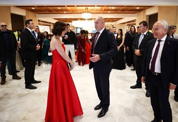 Президентът Румен Радев се срещна с абитуриентите в рамките на инициативата Подкрепи