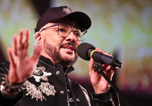 Филип Киркоров певецът с български корени е в болница съобщава 