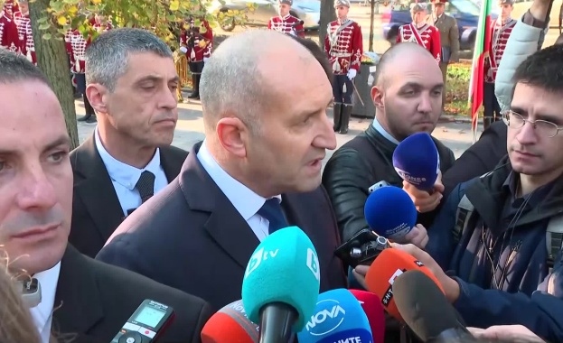 Поздравявам всички хора които днес изказват свободно своето мнение Моята