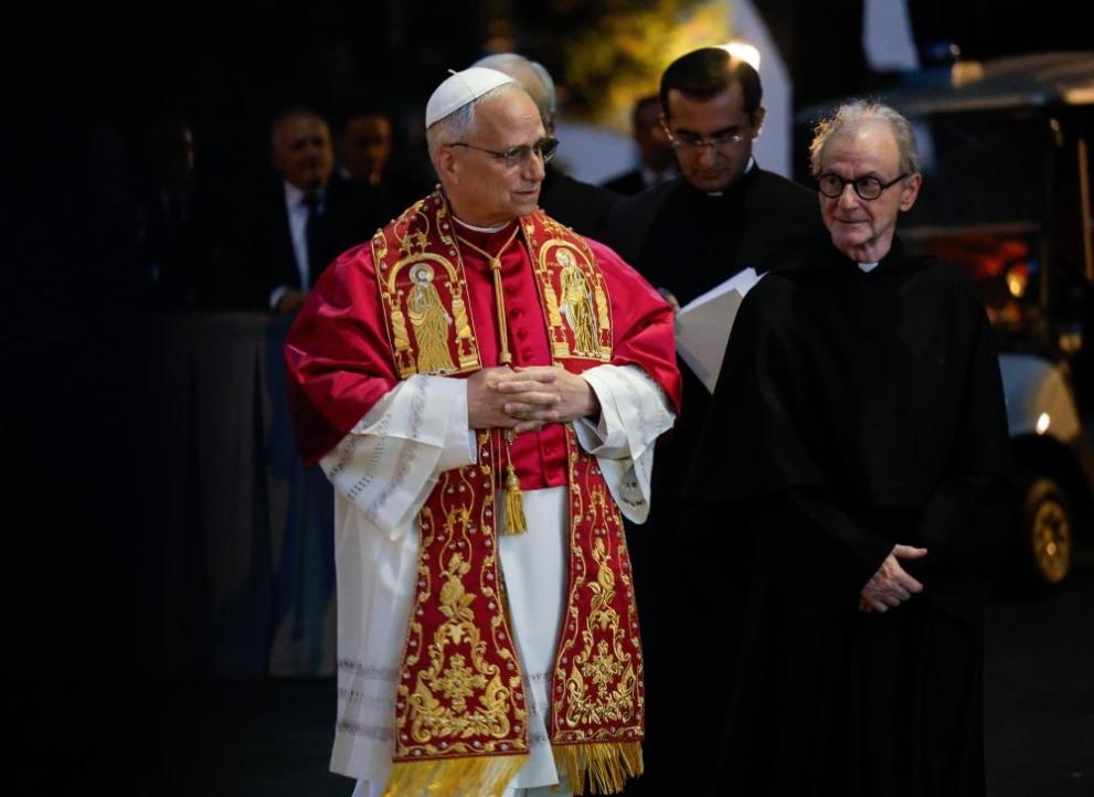 На служба във Ватиканските градини на 31 май папа Лъв