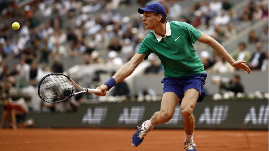 Световният номер едно Яник Синер продължава да преследва първата си