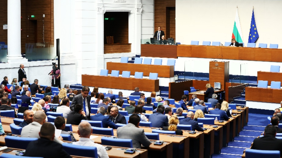 Заявката на лидера на Възраждане Костадин Костадинов че ще блокира