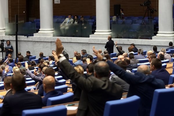 Събирачите на неплатени дългове да преминат от сегашния регистрационен режим