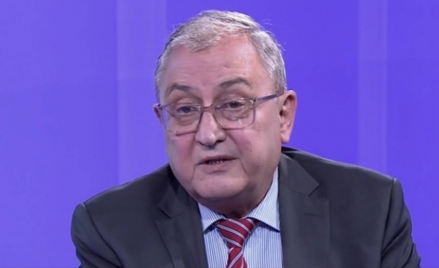 На фона на политическите сблъсъци и протестите срещу еврото   липсата