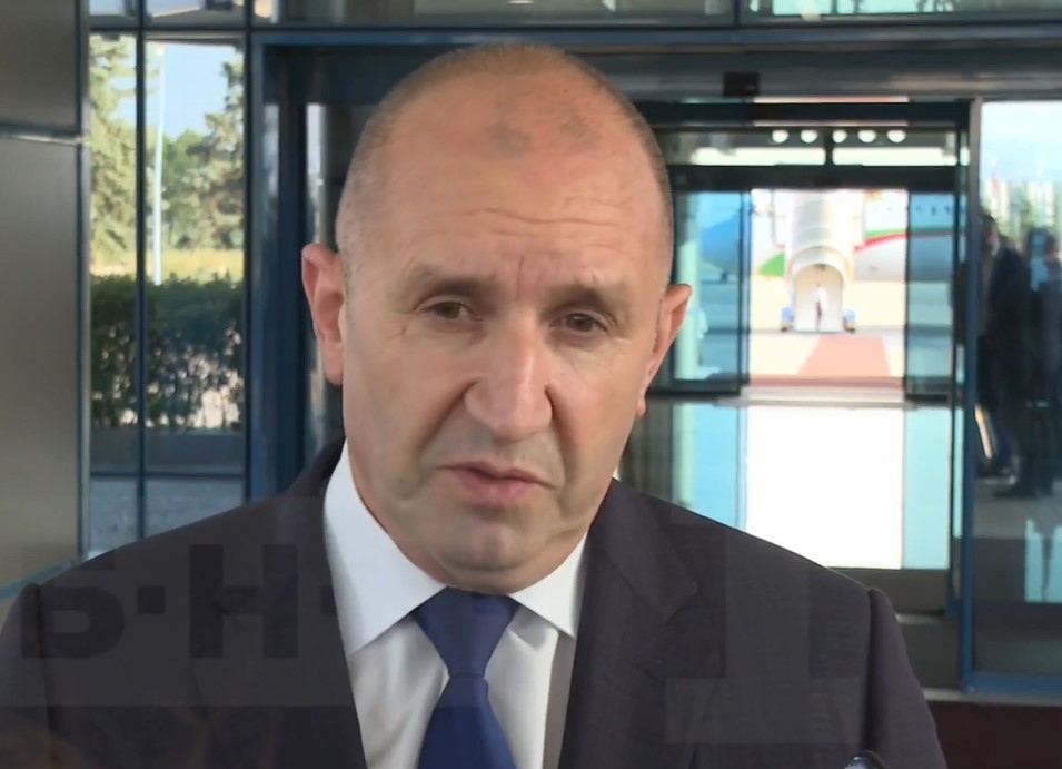 Двата доклада са радост за властимащите и тревога за хората