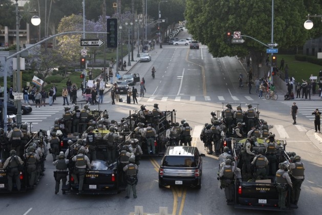 Кметът Карън Бас наложи полицейски час в центъра на Лос
