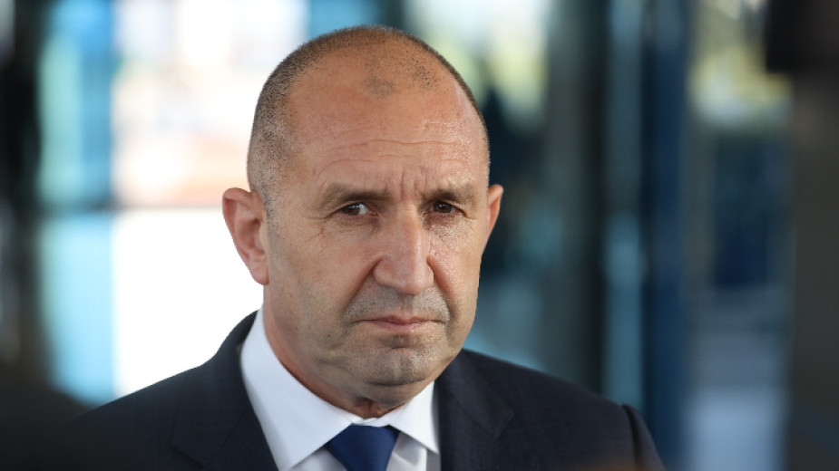 Президентът Румен Радев ще посети утре Тирана Албания за участие