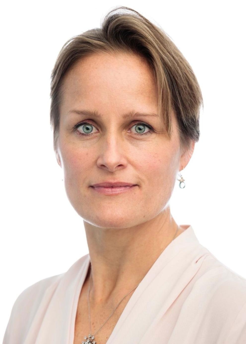 Правителството на Великобритания назначи Блейз Метревели служител от кариерата за