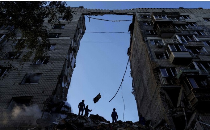 Поредна масирана руска атака с дронове и ракети срещу Украйна