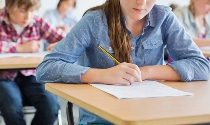 По вариант 2 ще работят седмокласниците на националното външно оценяване