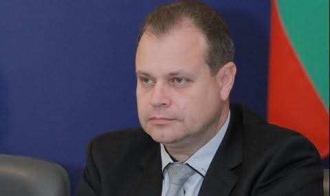 Запомнете това лице Това е Лазар Лазаров бивш председтел на УС