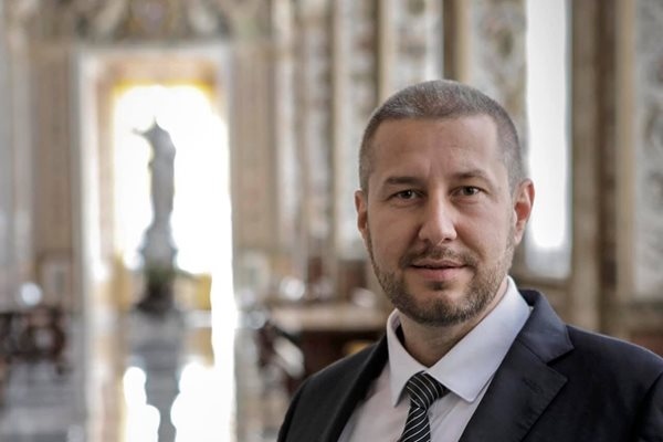 Министър председателят Росен Желязкове с нов началник на кабинета Досегашният Деница Желева