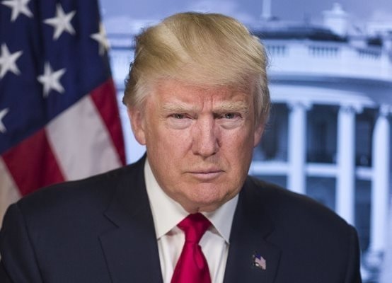 Американският президент Доналд Тръмппризова цените на петрола да бъдат задържани на