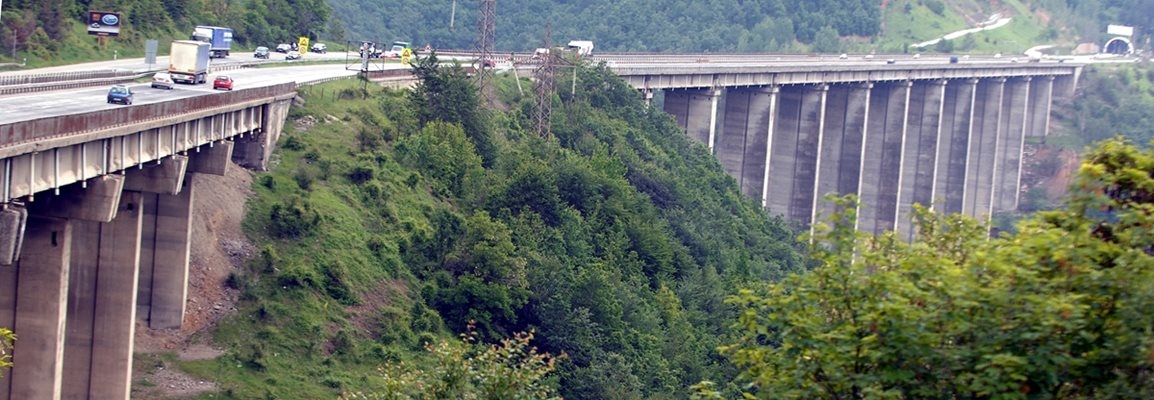 Движението по магистрала Хемус ще продължи да бъде затруднено през