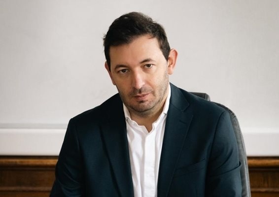 Служители на Антикорупционната комисия влязоха в кабинета на заместник кмета на