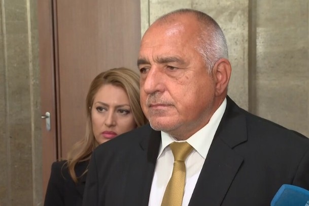 Бойко Борисов алармира във Facebook за профил в приложението Telegram с неговия телефонен