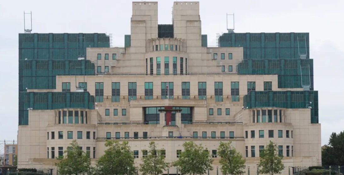 Първата жена начело на МИ6 Британската тайна разузнавателна служба официално