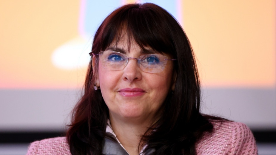 Въвеждането на еврото не изисква преподписване на трудовите договори поясни в