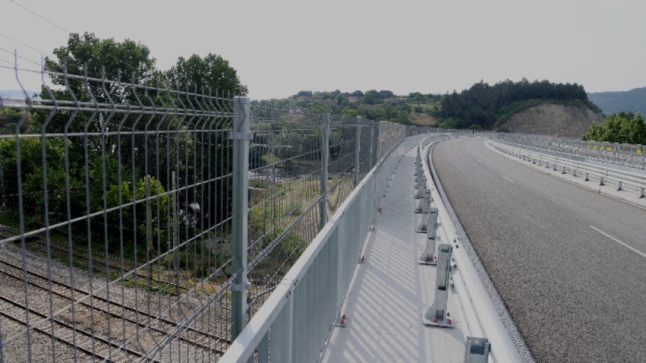 В четвъртък ще бъде пуснато движението по пътя Мездра –