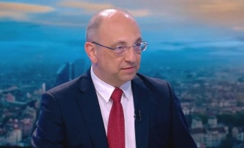 Всички политици от всички партии изпаднаха в тотално умопомрачение след