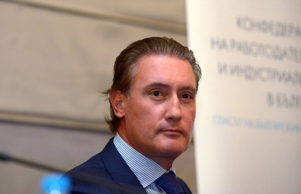 Ето на кое място се намират двамата най богати българи според