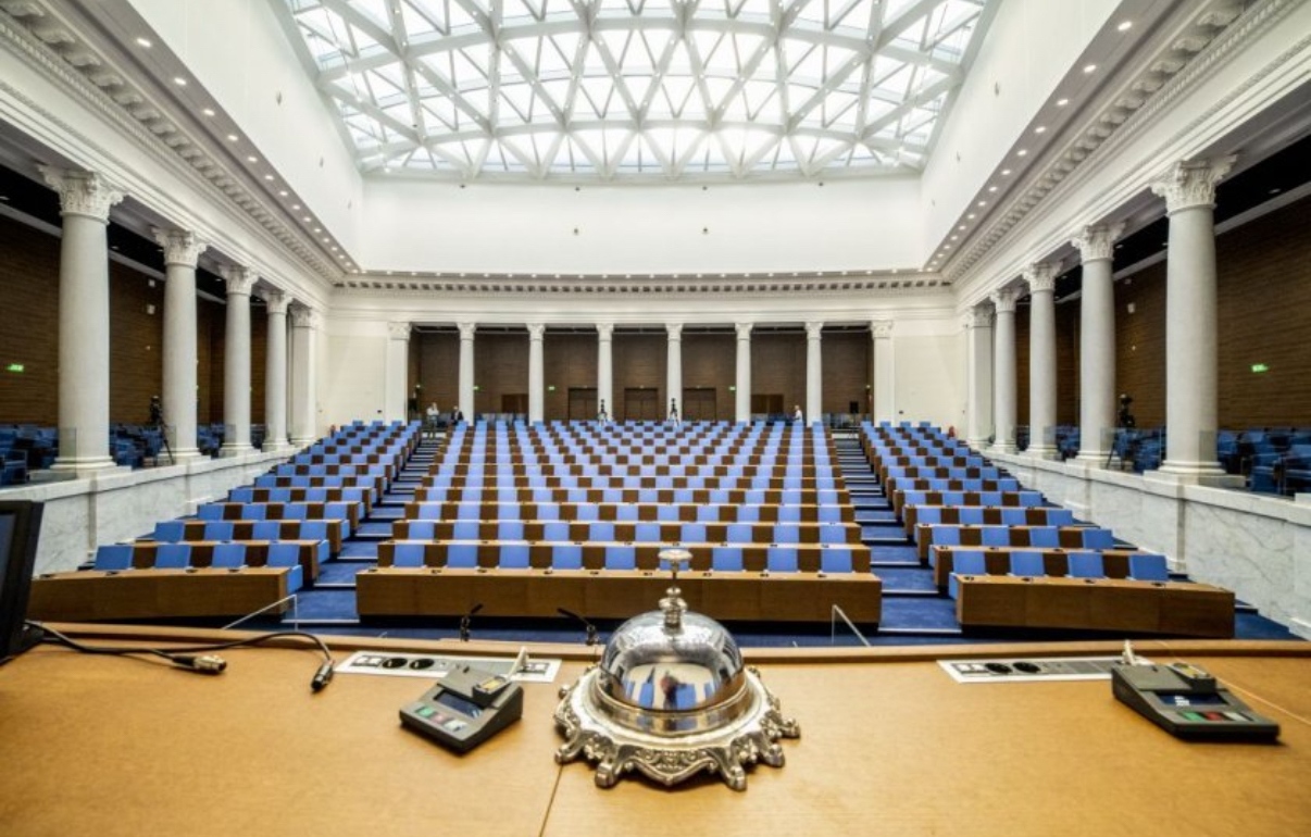 Гласуването на вота на недоверие срещу кабинета Желязков ще бъде