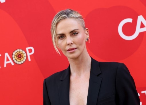 Холивудската звезда Чарлийз Терон демонстрира завидно самочувствие и чувство за