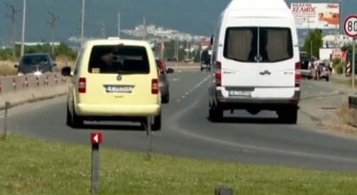 Тежък е трафикът към курортите по Южното Черноморие Движението се