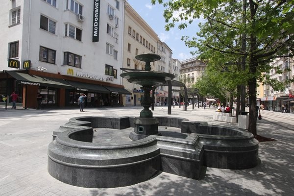 Трима непълнолетни са задържани за нападението над случайни хора на 