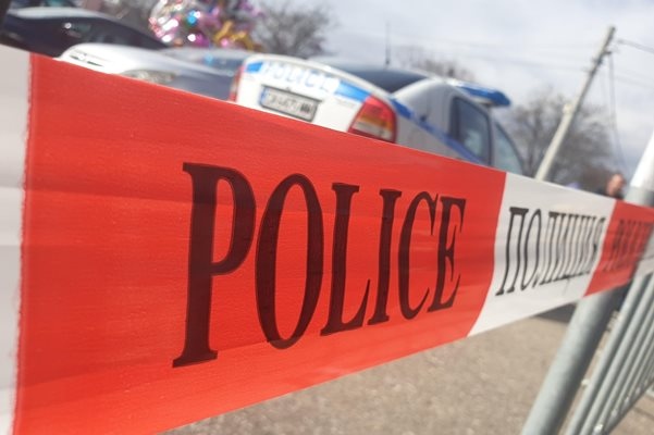 19 годишен шофьор в Разград се вряза в заведение и уби