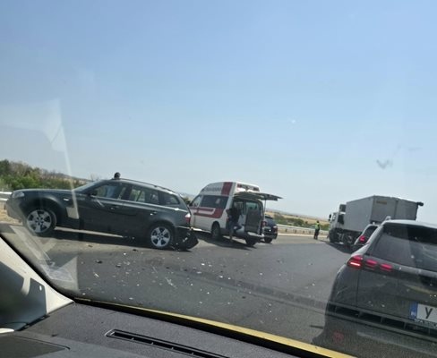 Катастрофа на магистрала Тракия образува километрично задръстване в неделя по