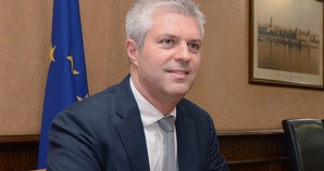 Служители на Комисията за противодействие на корупцията КПК са извели