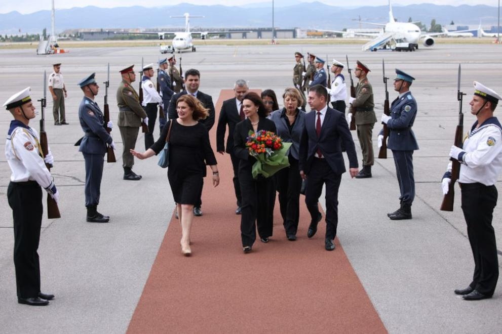 Председателят на парламента на Албания Елиса Спиропали е на официално