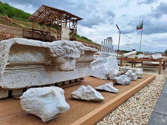 Неограбен гроб с богат инвентар и много добре запазени кости