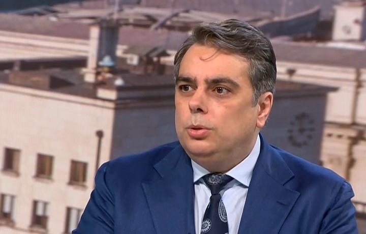 Председателят на ПП Асен Василев се закани в понеделник да