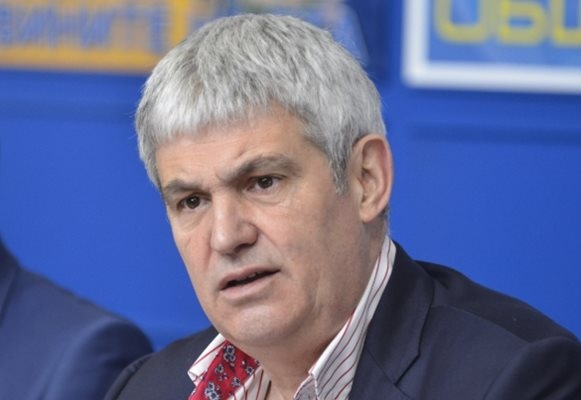 Това е полицейско насилие и дори бих казал – полицейски