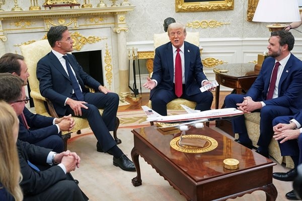 Президентът на САЩ Доналд Тръмп заяви днес че Вашингтон ще наложи много