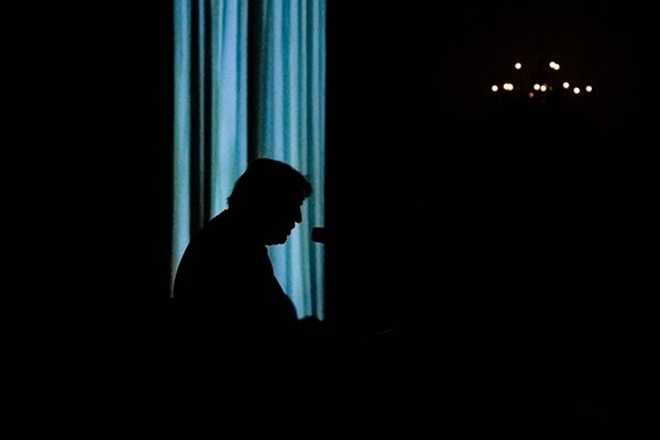 Едва всеки четвърти американец смята че политиката на президента на